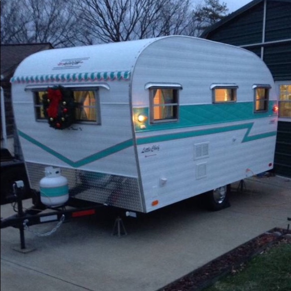 Meet your Posher, Leslie